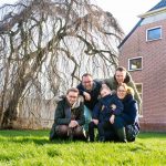 Christa en Bert Noteboom met hun gezin in Groningen