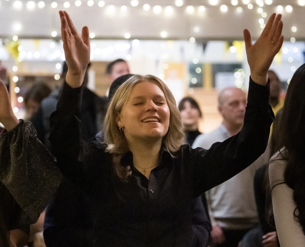 Estelle leidde een dubbelleven totdat een beeld van God haar ogen opende: “Zijn liefde is nooit wegg