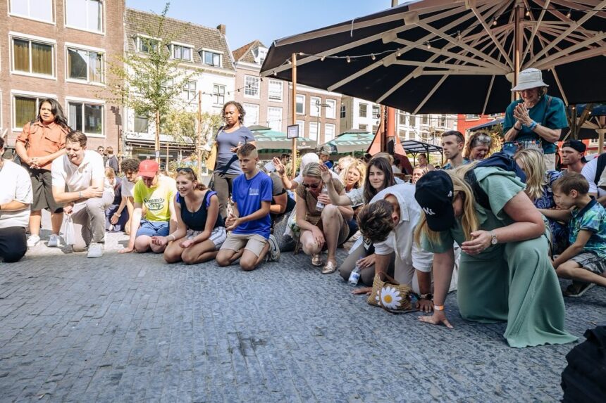 Wonderen en dopeling op straat in Roosendaal: 